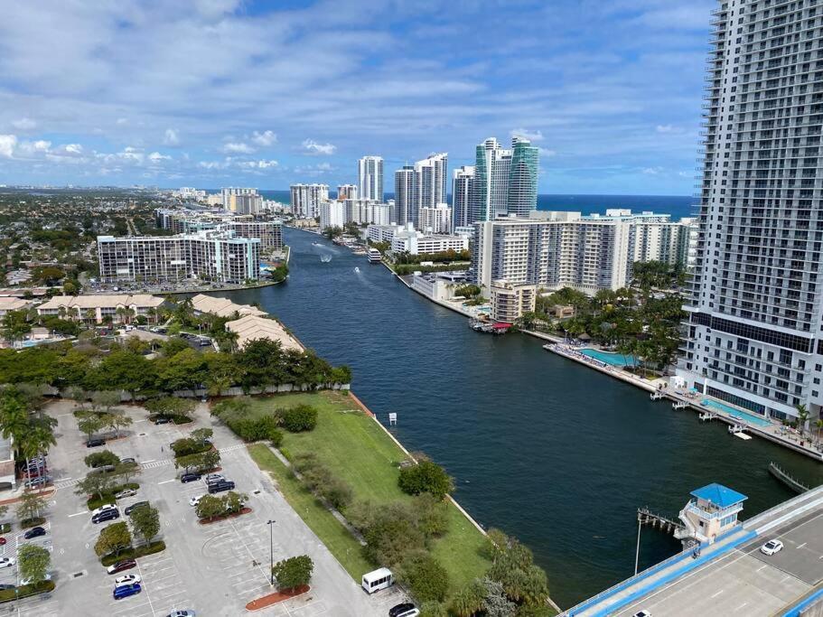 Amazing Studio Beach Walking Distance! 26B Холандейл Бийч Екстериор снимка
