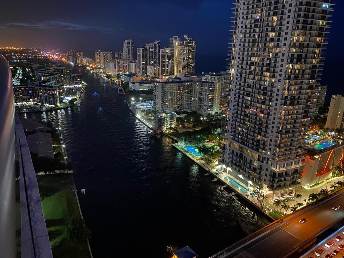Amazing Studio Beach Walking Distance! 26B Холандейл Бийч Екстериор снимка